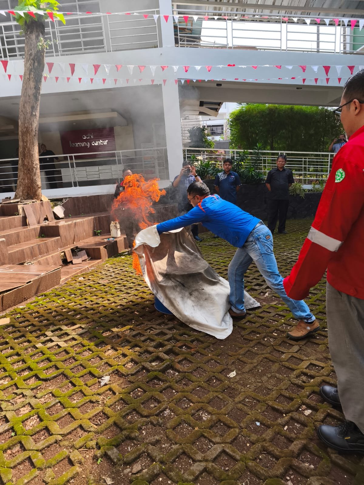 Pelatihan Fire Brigade